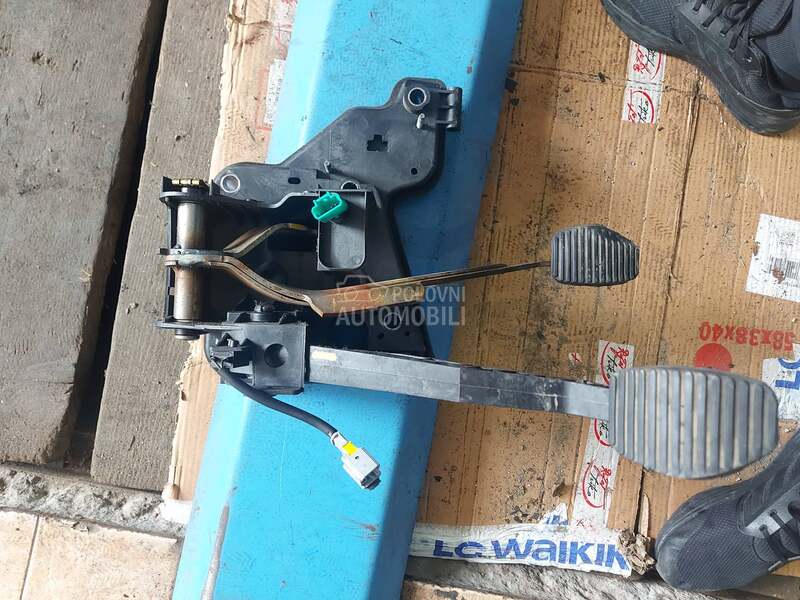 Pedale kocnice i kvacila za Peugeot 407
