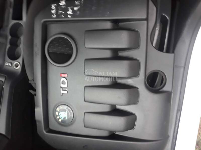 poklopac motora za Škoda Octavia od 2008. do 2013. god.