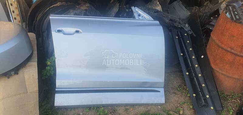 lajsna desnih vrata s line za Audi Q8