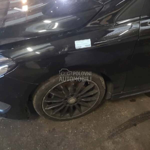 Blatobran levi prednji za Mercedes Benz B 150, B 170, B 180 ... od 2011. do 2019. god.
