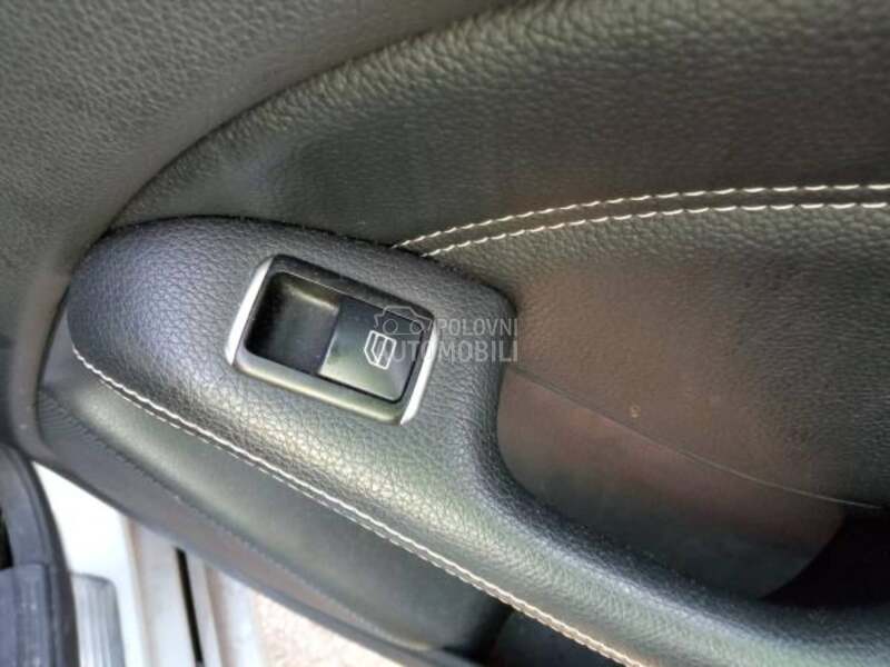Taster prozora zadnji desni za Mercedes Benz B 150, B 170, B 180 ... od 2011. do 2019. god.