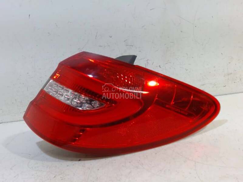 Stop svetla desna za Mercedes Benz B 150, B 170, B 180 ... od 2011. do 2019. god.