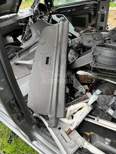 Roletnja gepeka Karavan i Limu za Volkswagen Golf 5, Golf 6 od 2004. do 2012. god.