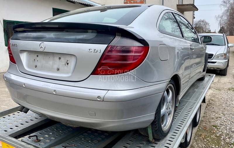 Mercedes Benz C Klasa COUPE 2002. god. -  kompletan auto u delovima