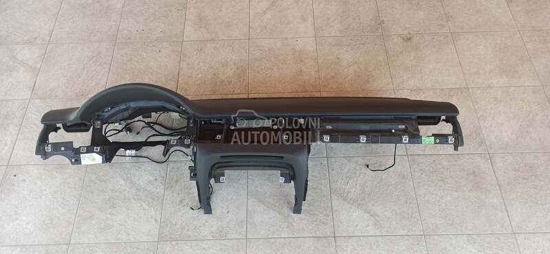 Table i airbag za Audi A8