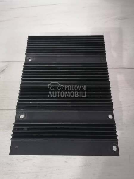 Fabricko auto pojacalo za Volvo V50