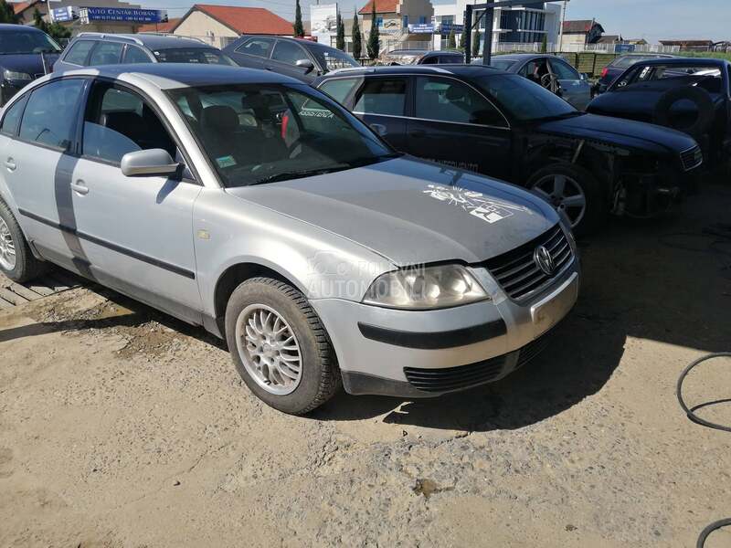 Volkswagen Passat B5 2001. god. -  kompletan auto u delovima