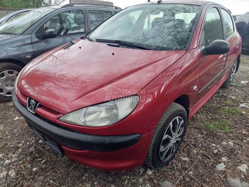 Peugeot 206 1.9D 2000. god. -  kompletan auto u delovima