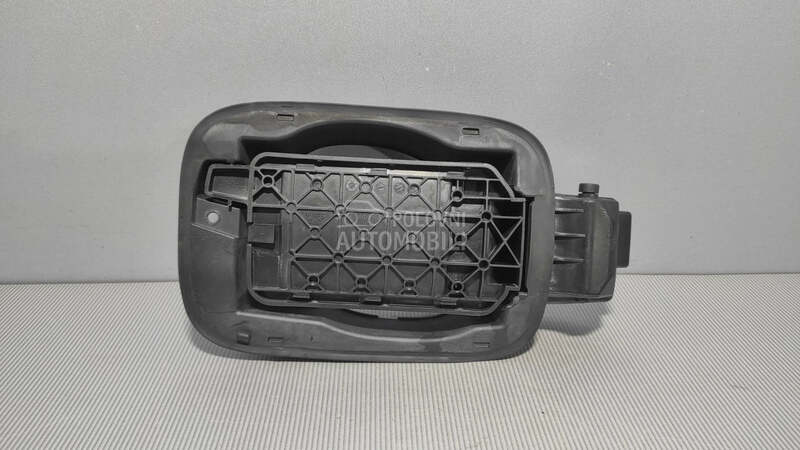 POKLOPAC REZERVOARA za Audi A4