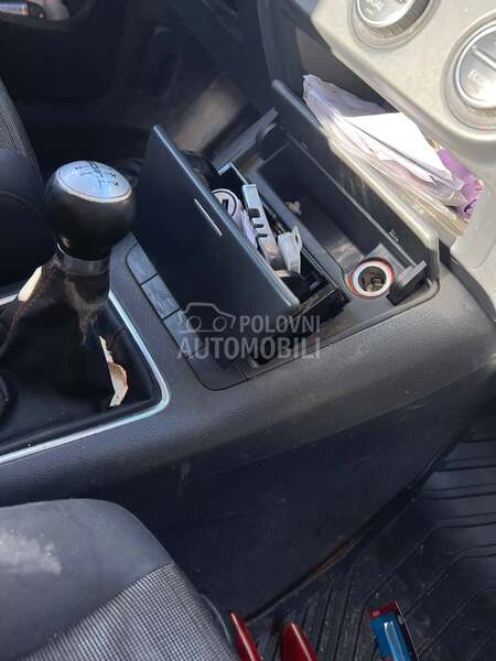 piksla pepeljara za Volkswagen Golf Plus od 2004. do 2012. god.