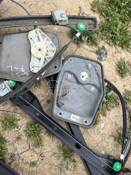 Podizac stakala za Volkswagen Caddy, Golf 5, Golf Plus ... od 2002. do 2015. god.