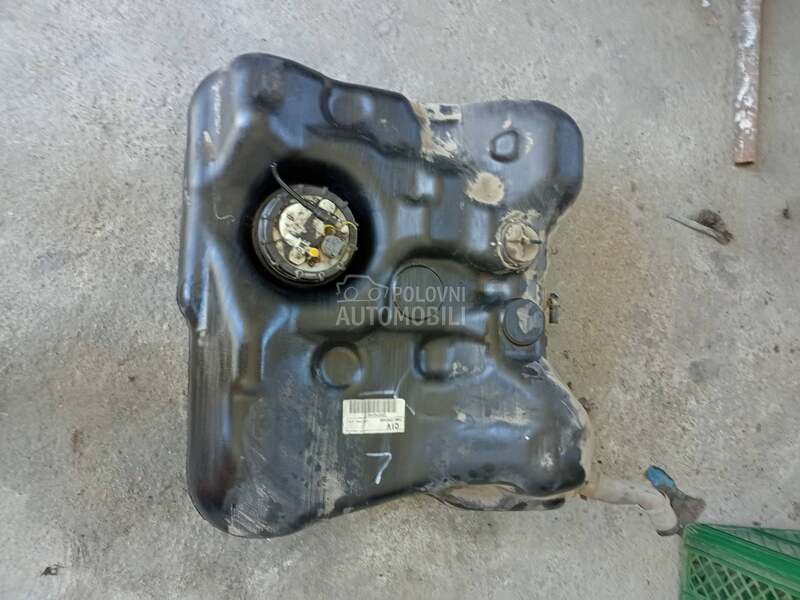 Rezervoar za Honda Civic od 2002. do 2006. god.