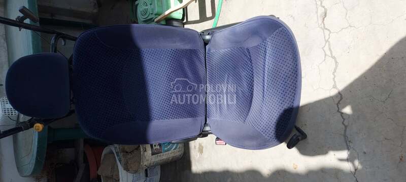 levo sediste plavo 5 vrata za Peugeot 206