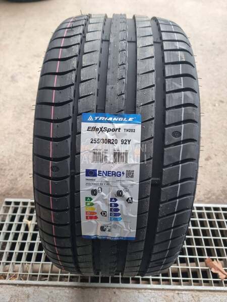 Triangle 255/30 R20 Letnja