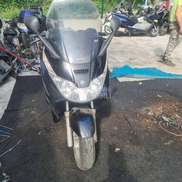 Piaggio X8