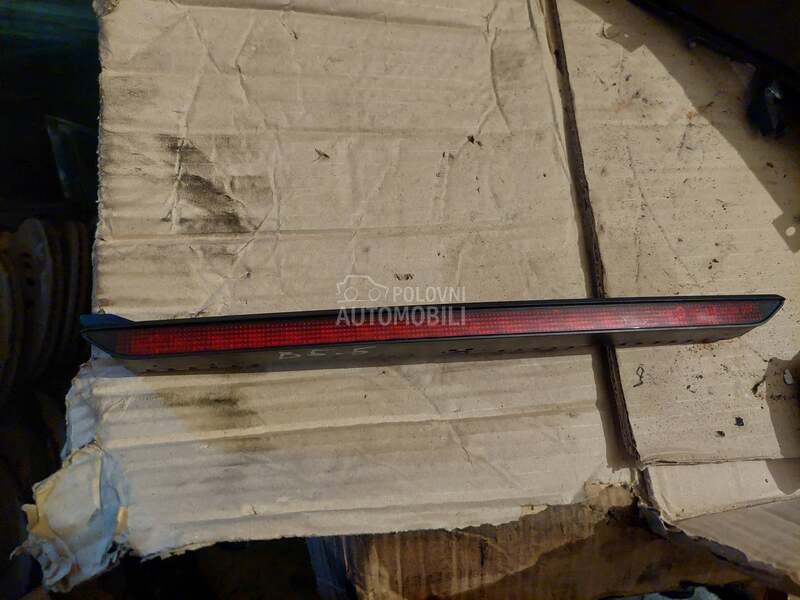trece stop svetlo za Volkswagen Passat B5.5