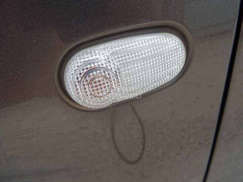 Žmigavac iz krila za Fiat Bravo od 2007. do 2014. god.