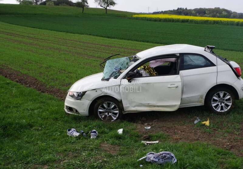 Audi A1 2011. god. -  kompletan auto u delovima