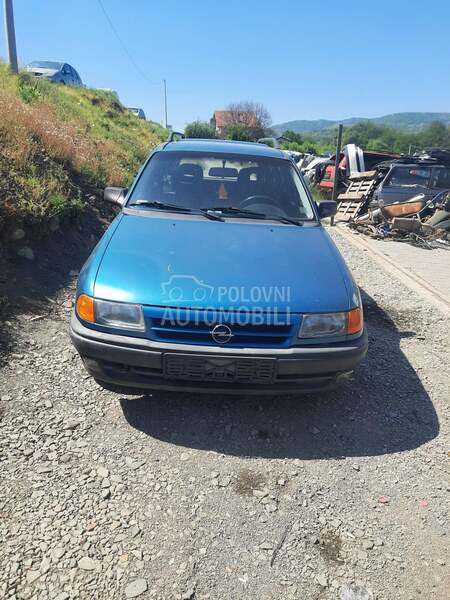 Opel Astra F -  kompletan auto u delovima