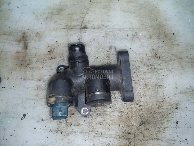 kuciste termostata a4 b5 za Audi A4