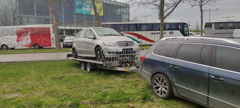 Desno krilo svetlo sivo w245 za Mercedes Benz B 150, B 170, B 180 ...