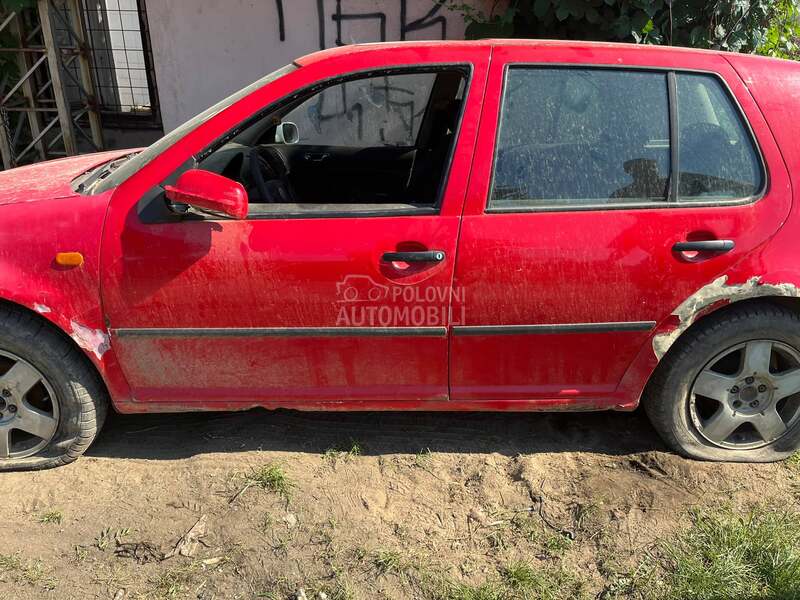 Delovi za Volkswagen Golf 4 2001. god.