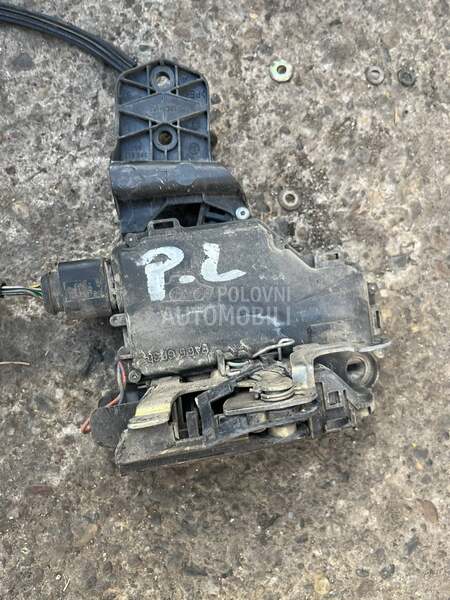 Prednja leva unutrasnja brava za Volkswagen Golf 4
