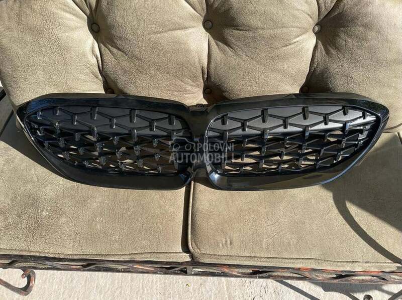 Grill maska m340i za BMW Serija 3 od 2018. do 2022. god.