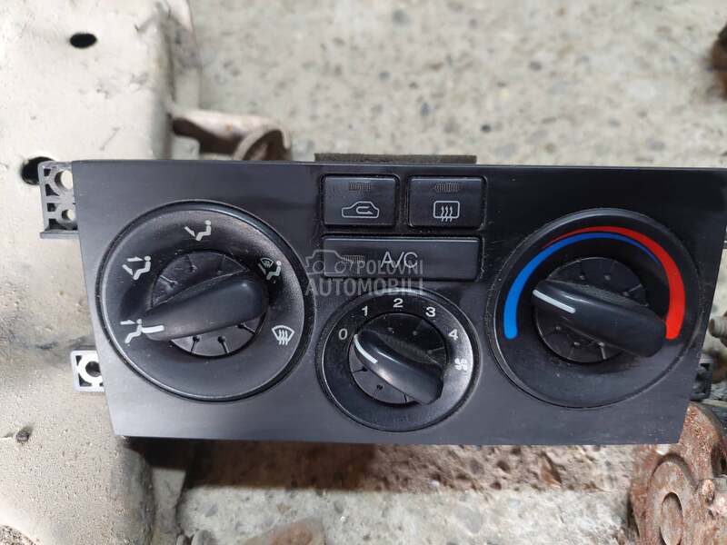 komanda u kabini za Hyundai Elantra od 2003. do 2006. god.