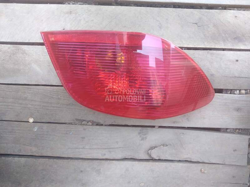 Štop svetlo limuzina za Peugeot 307