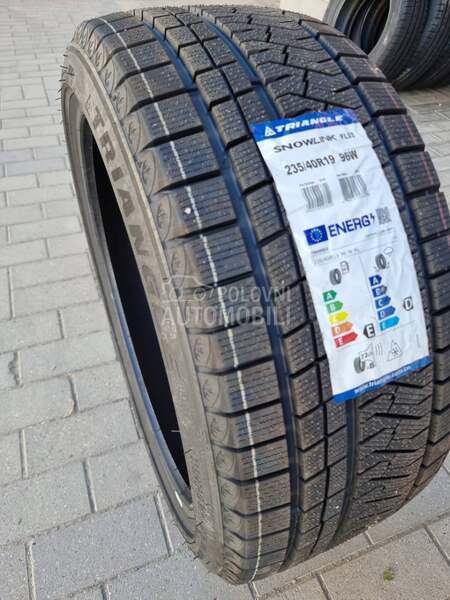 Triangle 235/40 R19 Zimska