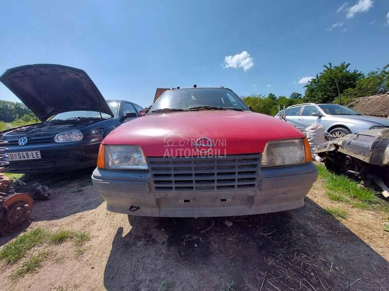branik za Opel Kadett od 1985. do 1992. god.