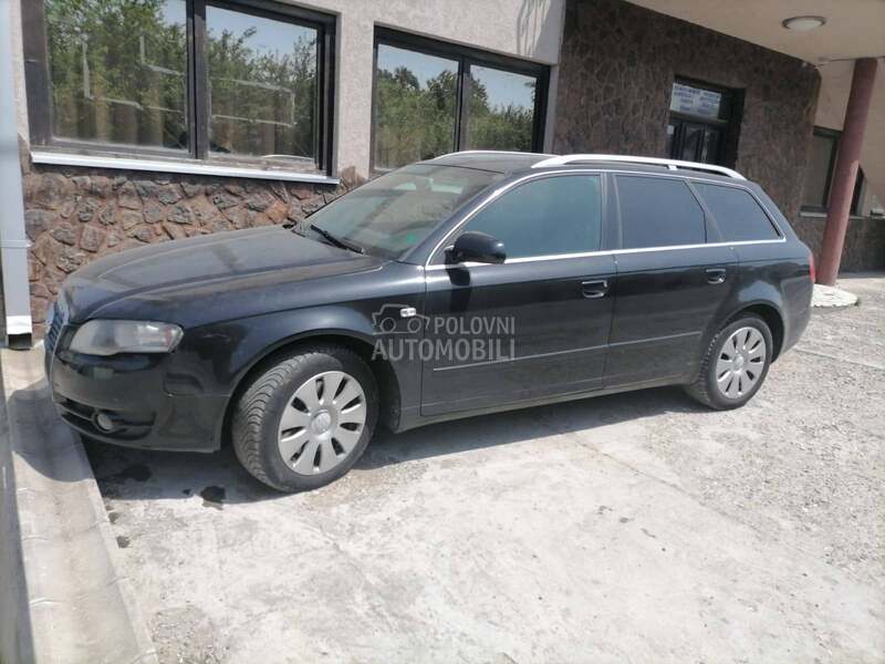 Audi A4 2004. god. -  kompletan auto u delovima