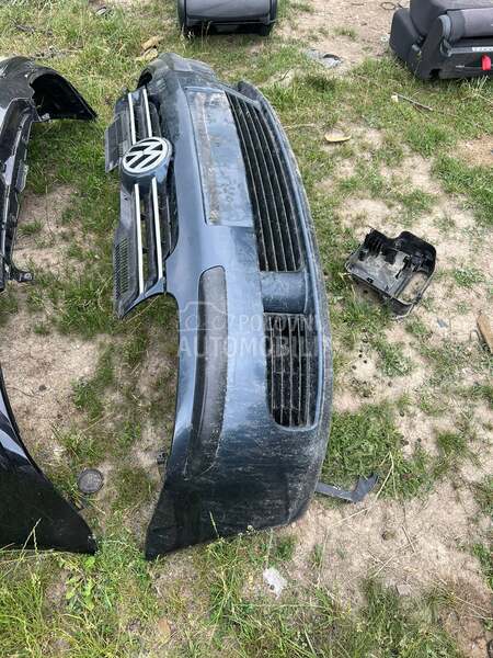 Branik Prednji komplet za Volkswagen Golf 5 od 2004. do 2010. god.