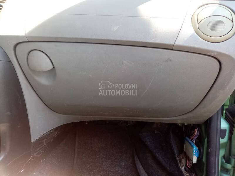 kaseta-fioka za Fiat Punto od 2000. do 2011. god.