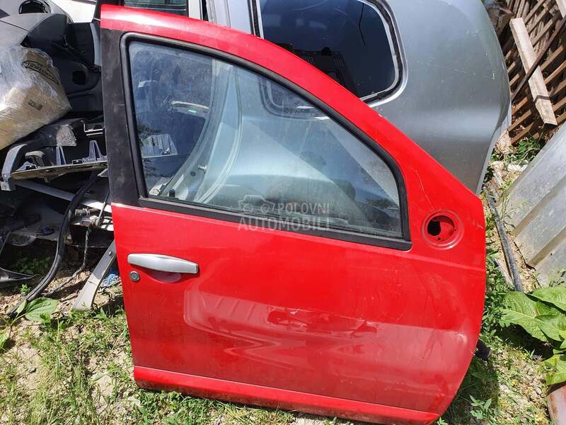vrata za Dacia Sandero od 2008. do 2013. god.