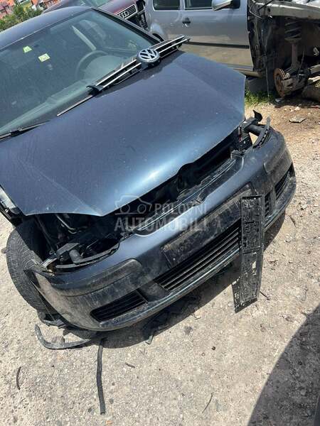 Branik i Maska za Volkswagen Golf 5 od 2004. do 2008. god.