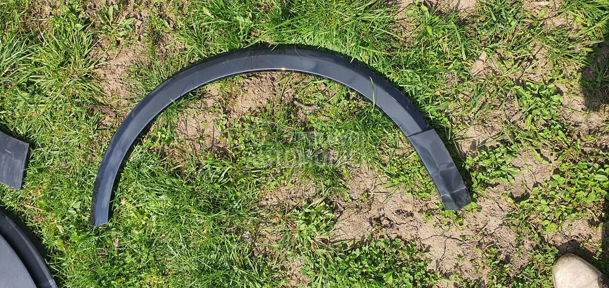 rub krila zd za Audi Q2 - 81A 853 818