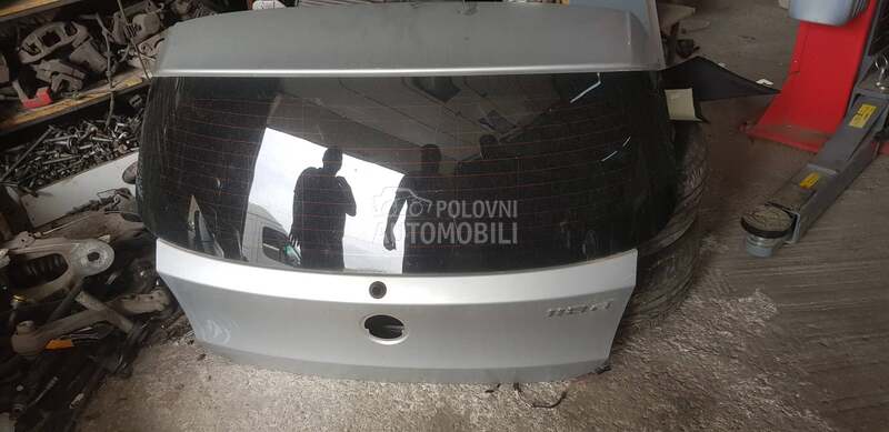 Gepek vrata e87 za BMW Serija 1 od 2004. do 2010. god.