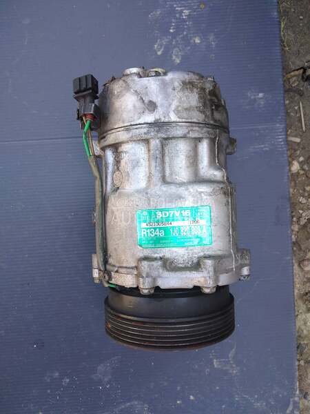 Kompresor klime za Volkswagen Golf 4 - 1J0820803A