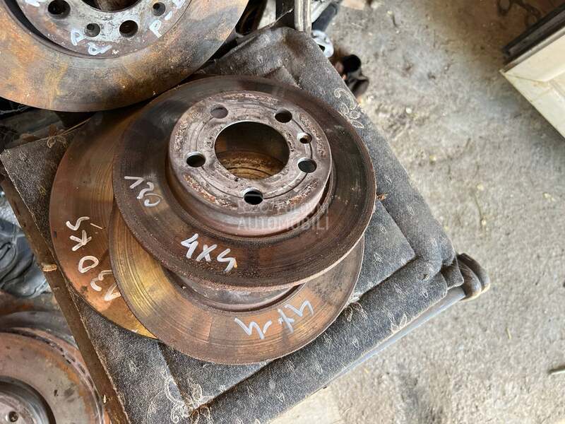 Diskovi 130ks Cvatro za Volkswagen Bora, Golf 4 od 2000. do 2005. god.
