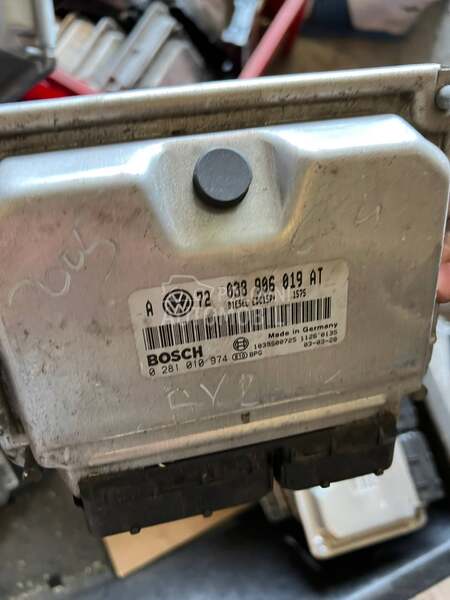 Motorni racunar za Volkswagen Bora, Lupo, Passat B5 ... od 1998. do 2005. god.