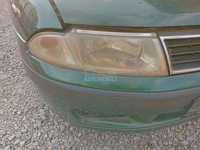 Farovi za Mitsubishi Carisma od 2000. do 2005. god.