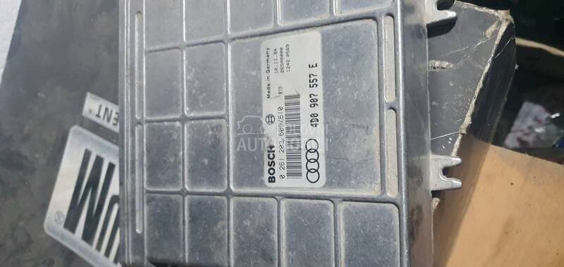 kompijuter motora ECU D2 za Audi A8