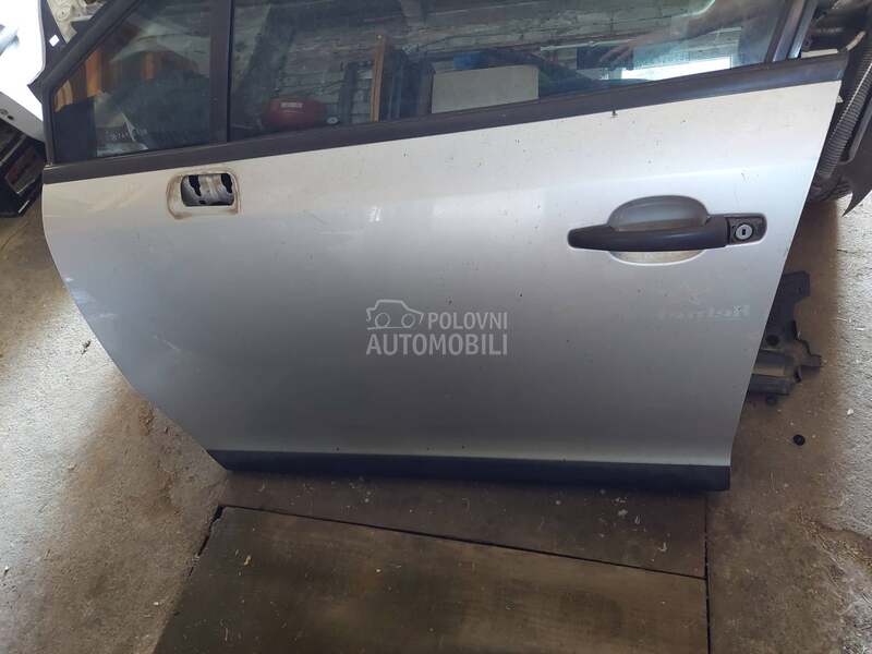 leva vrata za Citroen C4