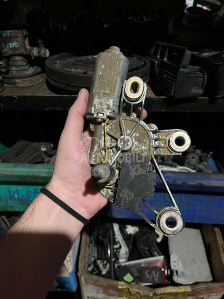 Zadnje motorce brisaca za Volkswagen Golf 4