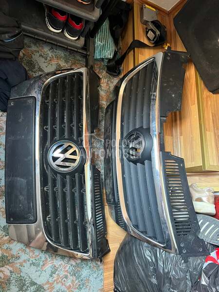 Maska prednja za Volkswagen Passat B6 od 2004. do 2010. god.