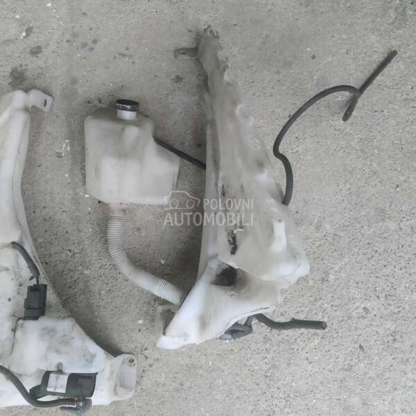 Posuda za brisace za Volvo S40, V50 od 2005. do 2011. god.