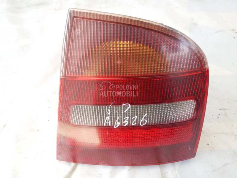 Stop svetla desno za Škoda Octavia od 1998. do 2004. god.