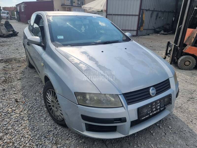 Fiat Stilo -  kompletan auto u delovima